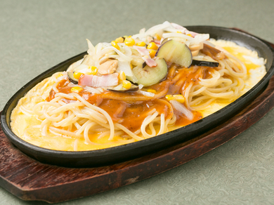 ボリューム満点、優しい味『鉄板あんかけパスタ(カントリー)』