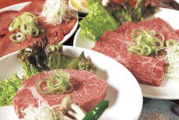 自慢の牛肉を特製ブレンド塩で召し上がれ