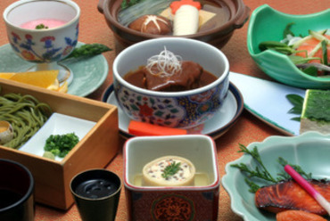 個室で安心!夏のご宴会、飲み放題の『宴会プラン』7000円より。