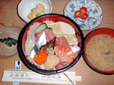 旬の食材を使った料理をご堪能下さい。