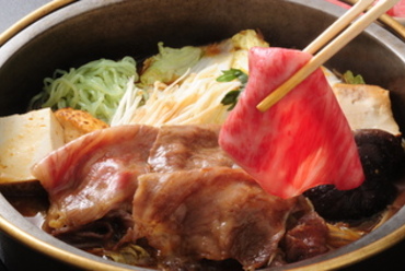 特製の味噌だれのすき焼は格別!