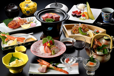 職人の技と旬の素材が織りなすお料理で、思い出に残る年末に