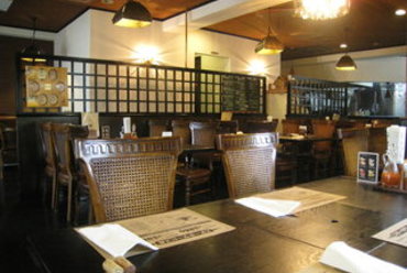 落ち着いた雰囲気のお店です