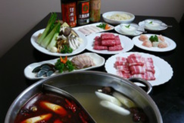 薬膳火鍋コース 「3860円」 (飲み放題付き 5610円)