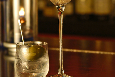 マティーニに酔いしれる