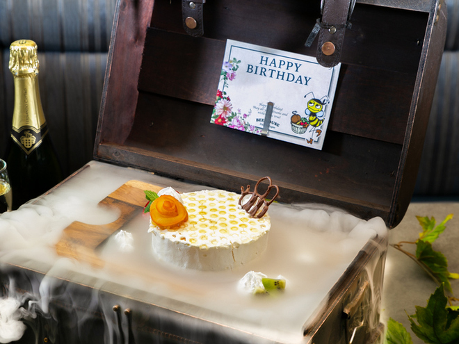 Cheese Wine Dining The Life Table ライフテーブル 池袋店 池袋東口 東池袋 居酒屋 のお店の雰囲気 特徴 ヒトサラ Cheese Wine Dining The Life Table ライフテーブル 池袋店 池袋東口 東池袋 居酒屋 のお店の雰囲気 特徴 ヒトサラ