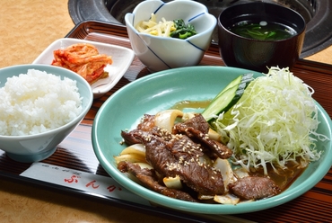 自家製の甘口タレと御飯がベストマッチ『ぶんか定食 ランチ』