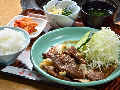 自家製の甘口タレと御飯がベストマッチ『ぶんか定食 ランチ』