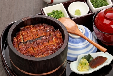 『上ひつまぶし(吸物付)』お櫃にぎっしりとつまった鰻と秘伝のたれを堪能!