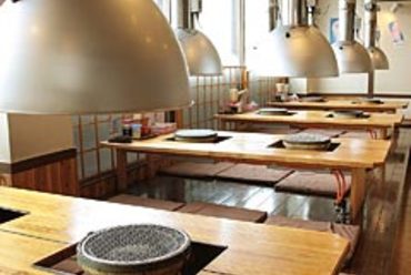 広々とした店内。
