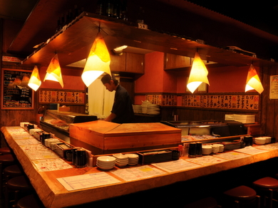 握りたてをどうぞ(※店内の写真は他店舗の画像です)