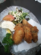 大粒の牡蠣を厳選して使用しております