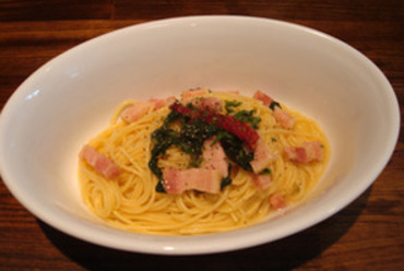 ベーコンとほうれん草のオリーブオイル和え