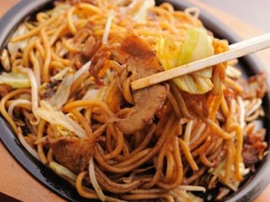 ぼてぢゅう屋台名物!『ぼてそば(秘伝のソース焼きそば)』