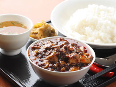 麻婆豆腐は 3種類の辛さと味の違いがございます。