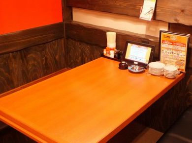 落ち着いた雰囲気の店内