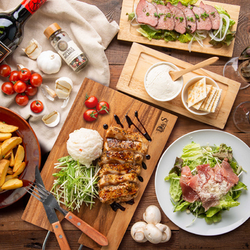 『トリプルミート食べ放題』ガッツリ豪快に肉を喰らえ！