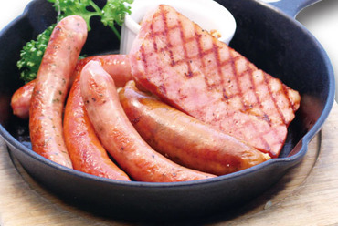 厳選した肉を贅沢に使った『牛サーロインのグリル』
