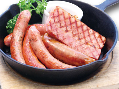 厳選した肉を贅沢に使った『牛サーロインのグリル』