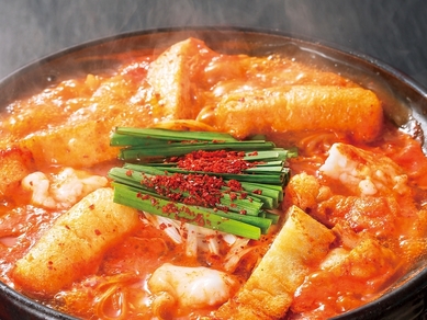 辛さが選べる名物「赤から鍋」