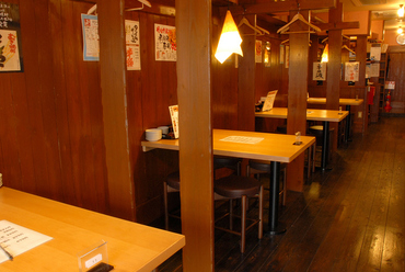 昔懐かしい「屋台」をイメージした活気ある店内で楽しいひと時を