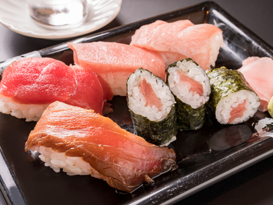 口の中でとろけるような『みえまぐろ3種食べ比べ』