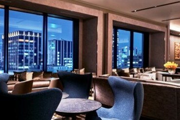 夜景が見える 地上15階のホテル内ダイニング