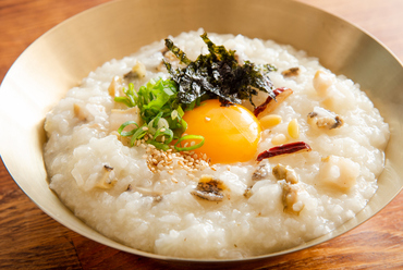 アワビの旨みが溶け込んだ滋味あふれる『アワビのお粥』