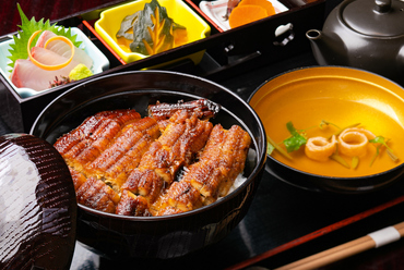 国産うなぎの贅沢なおいしさを3種類の味わい方で楽しむ『ひつまぶしセット 玉』