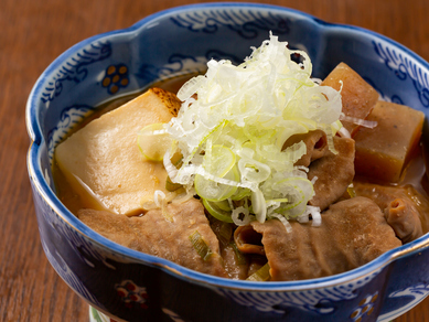 トロトロに煮込まれたもつを堪能『名物! もつ煮込み』