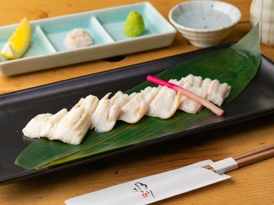 シンプルに炭火で焼き上げた白焼き『穴子の白焼き』