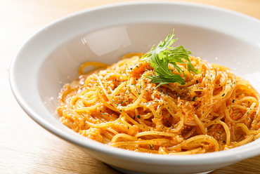 カニの旨みと、とびこの食感がたまらない『とびことズワイガニのパスタ』