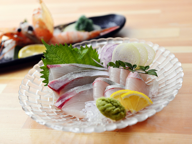 程よい脂の旨さと身の弾力が魅力! 完全自社養殖の『大和カンパチの刺身』