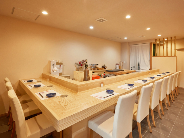 Sushi Kanchi floor
