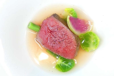 しっとりとした肉質『夏鹿のグリル』