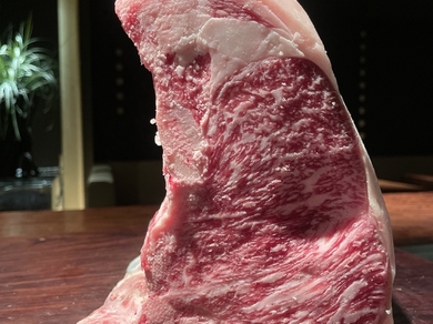 上質な肉を満喫する『黒毛和牛の熟成肉150g』