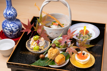 彩り豊かで野菜たっぷりの京のおばんざい『季節の八寸盛り』