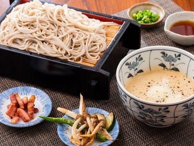 蕎麦屋のカルボナーラ風つけそば