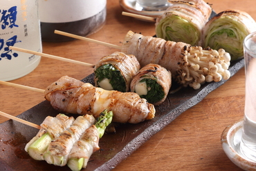 野菜をお肉で巻いた一心の名物『野菜豚まき』