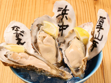 道内はもちろん日本各地から“旬の牡蠣”を仕入れ、もちろん生で味わう『牡蠣3種食べくらべ』