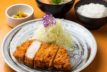 厚切りロースかつ定食