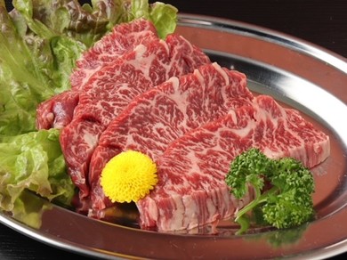 しっかりとした歯応えと、噛むほどに増す旨味を楽しんで『松阪牛 牛タン』