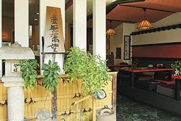 三瀬に湧く天然水で、引き締めた蕎麦がいただけます