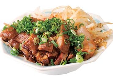 焼豚盛り合わせ(小)700円は100円追加でライスとスープ付定食に