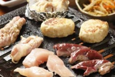 鶏焼き盛りマックス680円、きんぴらごぼう180円など