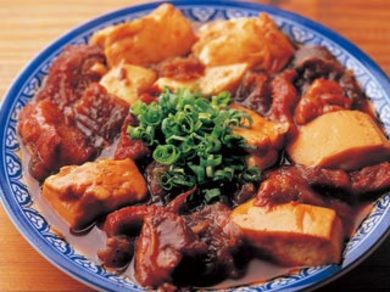 「牛煮こみ」(700円)はご飯との相性も抜群。