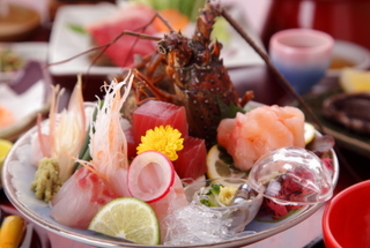 伊勢海老のお造りをはじめ、西伊豆の新鮮な磯料理でおもてなし…