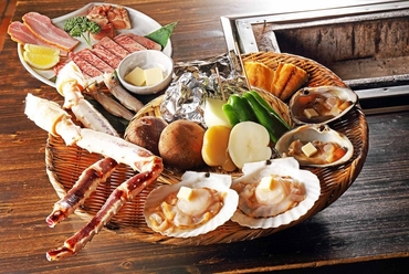 大地の恵み おまかせ炭火焼盛り合わせ「極」 ~厳選された北海道食材を中心に炭火焼きで豪快に!