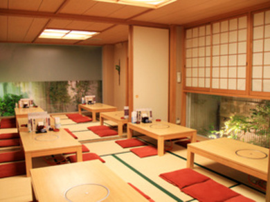 落ち着きの個室座敷で団欒のひと時を