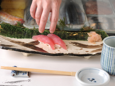 吟味・厳選した旬の魚介類を使った『ゆあさ』のお寿司は絶品!